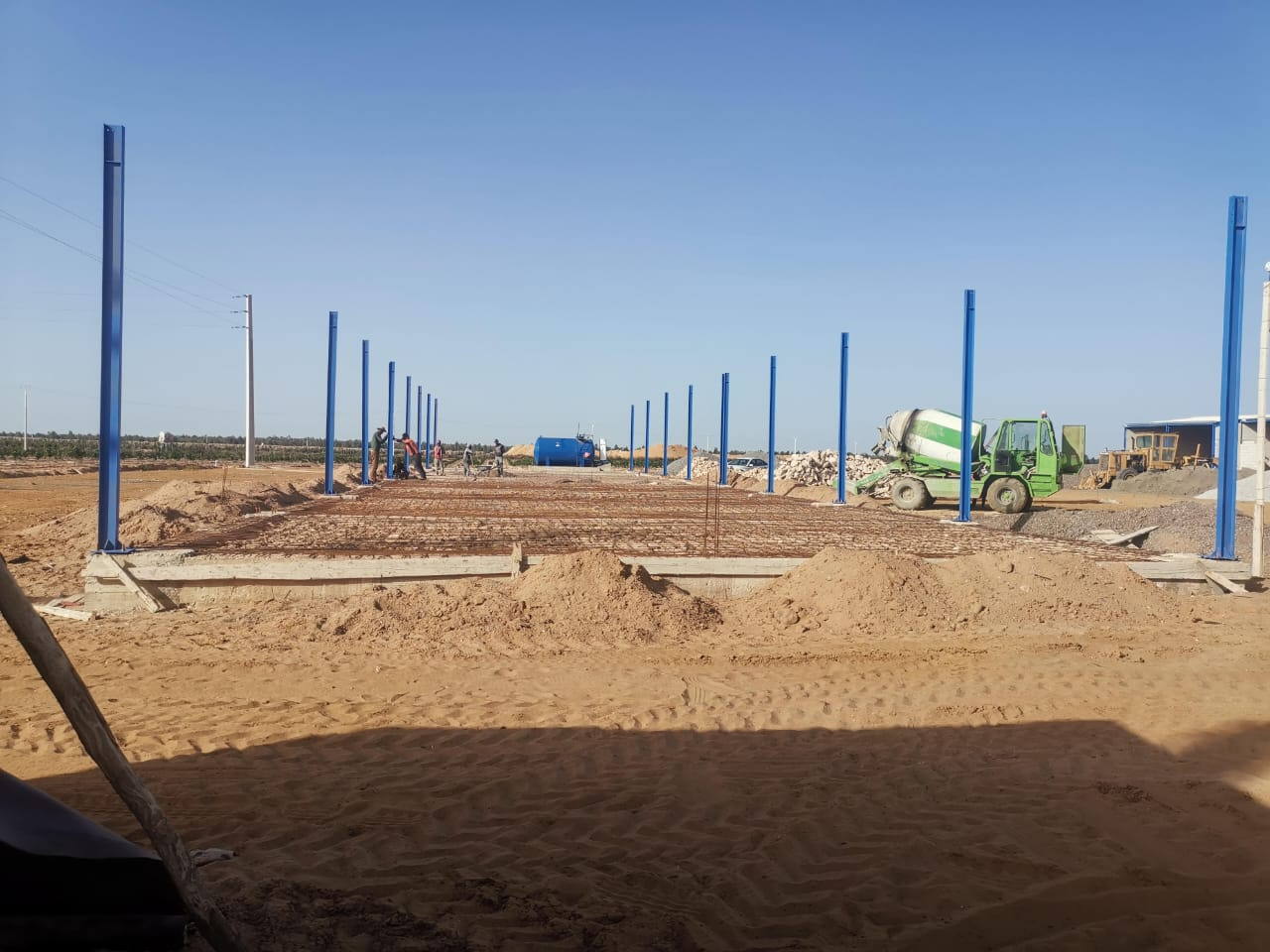 Poteaux métalliques et fondations chantier MECMA